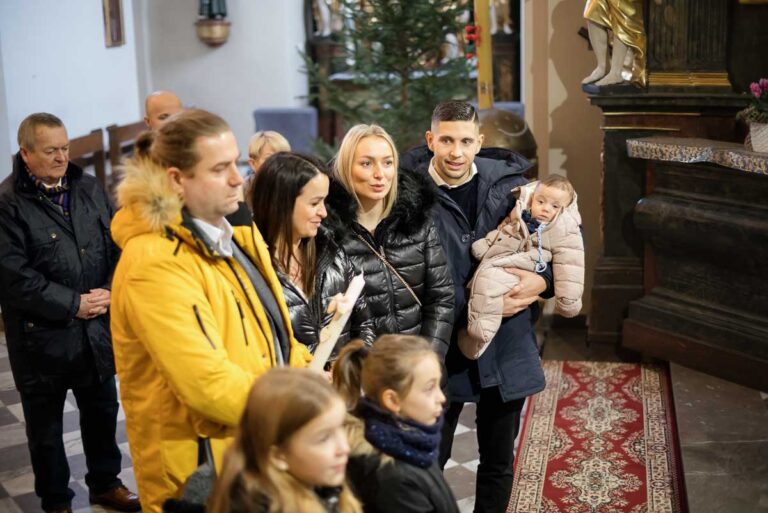 Chrzest swiety w Kosciele Karola Boromeusza na Karczowce w Kielcach 16