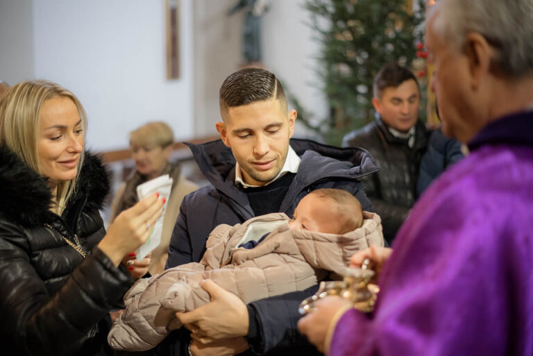 Chrzest swiety w Kosciele Karola Boromeusza na Karczowce w Kielcach 26