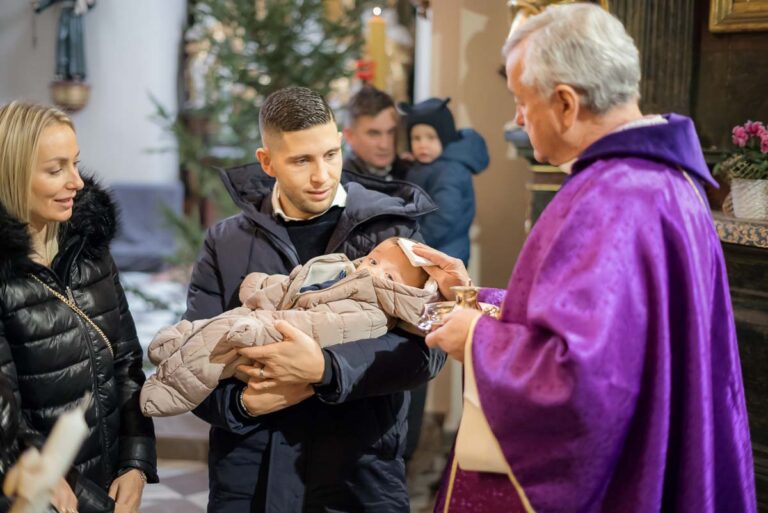 Chrzest swiety w Kosciele Karola Boromeusza na Karczowce w Kielcach 27