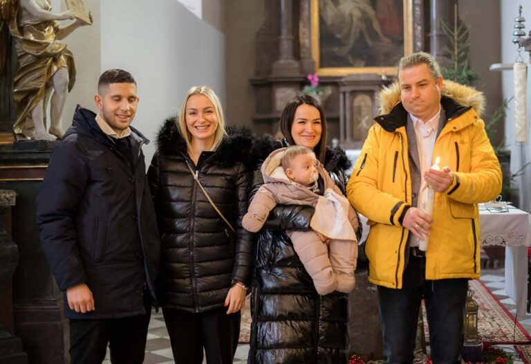 Chrzest swiety w Kosciele Karola Boromeusza na Karczowce w Kielcach 33