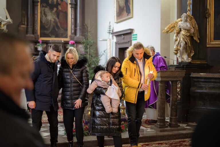 Chrzest swiety w Kosciele Karola Boromeusza na Karczowce w Kielcach 35