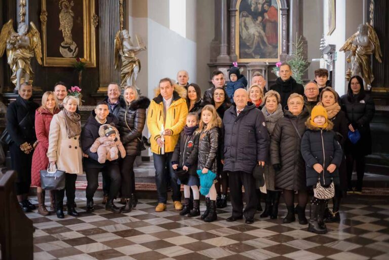 Chrzest swiety w Kosciele Karola Boromeusza na Karczowce w Kielcach 43